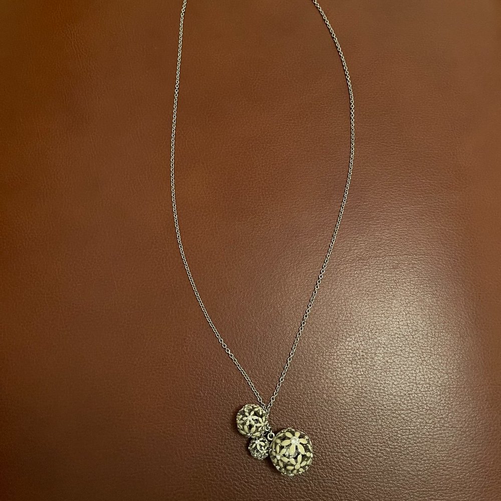 Ann Taylor Flower Balls Pendant Necklace